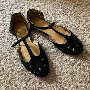 size 8 - modcloth - the zest is history black suede t-strap flats w/ cutouts